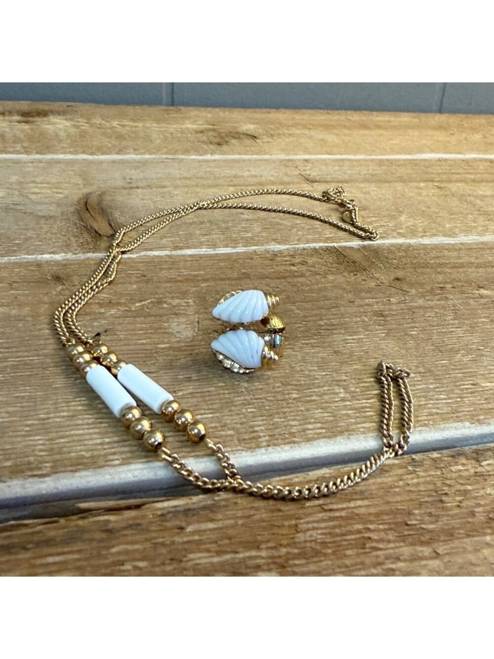 Vintage 70's Avon White Seashell Lucite Pendant Necklace & Clip On Earrings